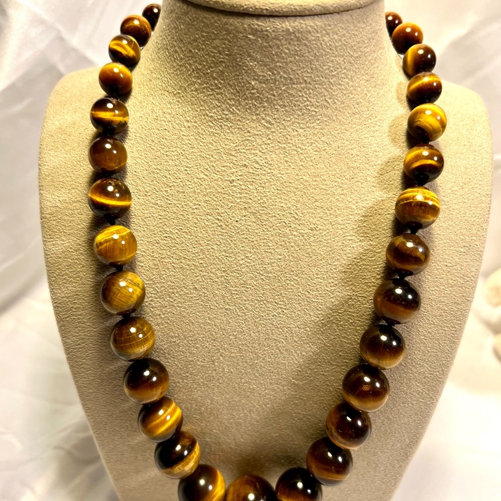 Elegant vintage Tiger’s Eye Necklace, graduated beads, signed by pjs, 14k, 18”.